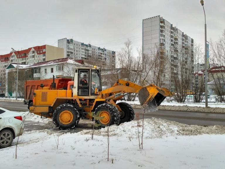 Уборка снега продолжается